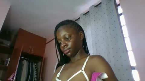 cutty_teshy online show from February 3, 4:54 am