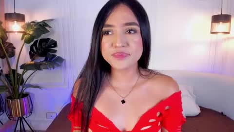 dafne_hillss online show from November 8, 9:20 pm