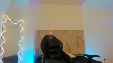 dahia  online show from February 24, 3:21 am