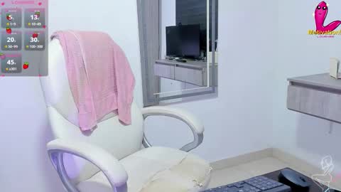 Snapshot of dahian_carter chatting on September 25, 12:15 pm Dahian  online show from September 25, 12:15 pm