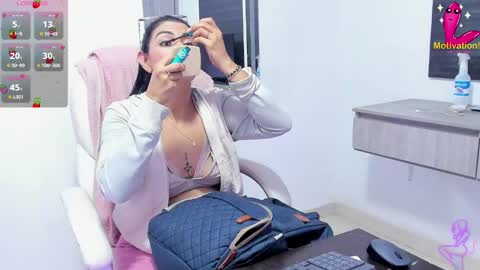 Snapshot of dahian_carter chatting on September 26, 12:58 pm Dahian  online show from September 26, 12:58 pm