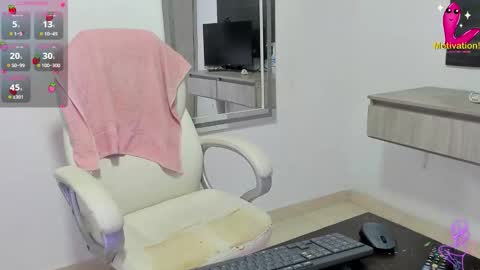 Snapshot of dahian_carter chatting on October 2, 12:10 pm Dahian  online show from October 2, 12:10 pm