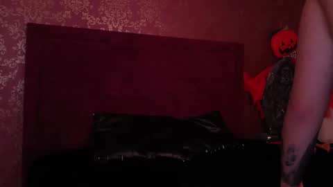 dahiana klimt online show from November 11, 3:13 am