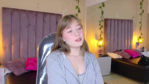 Dahlia online show from January 6, 6:50 am