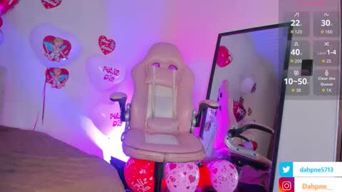 Dahne online show from February 16, 1:33 pm