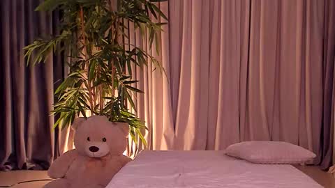 Deea  online show from November 18, 9:10 am