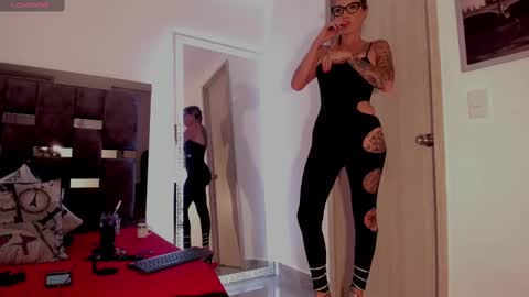  D A I L A  online show from February 21, 7:21 pm