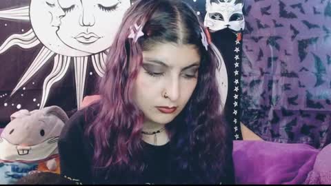 Snapshot of dak_7 chatting on January 4, 11:59 pm    --  -- help me reach 100 hands up  online show from January 4, 11:59 pm