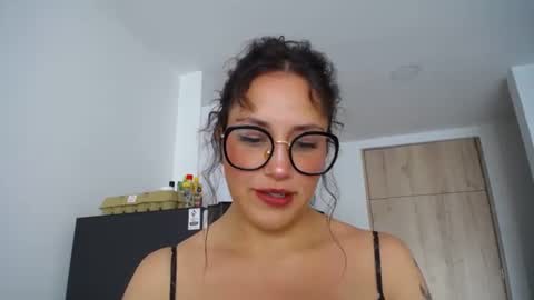 IG  dakotasofiaa online show from November 24, 4:31 pm