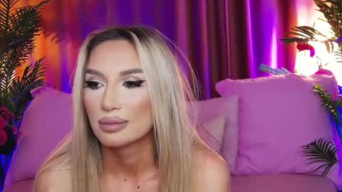 DalidaSelena online show from February 25, 5:22 pm