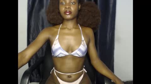 leah online show from November 18, 6:25 am