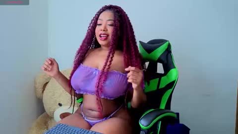 Snapshot of dana_ebony_ chatting on October 19, 5:04 pm Danna  online show from October 19, 5:04 pm