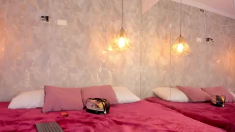    online show from October 27, 10:59 pm