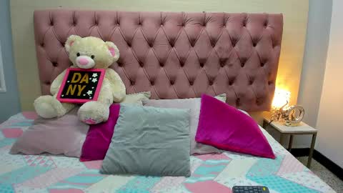 DaniiBelluci  online show from October 5, 3:55 am