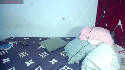 danisabrownn online show from September 19, 2:38 pm