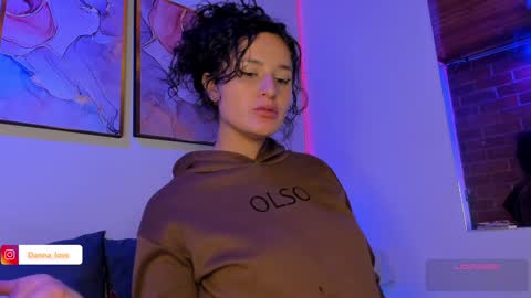 Danna Lovs online show from January 17, 1:03 pm