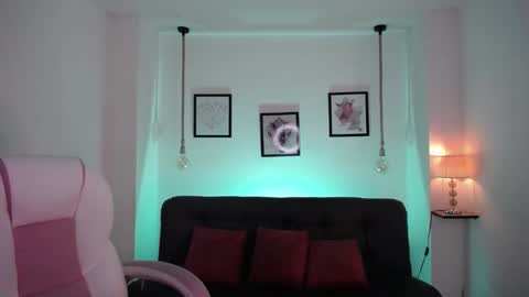 Danna online show from October 18, 9:49 pm