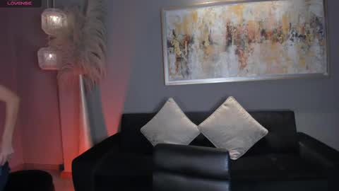 Danna Cruz  online show from February 10, 6:56 pm