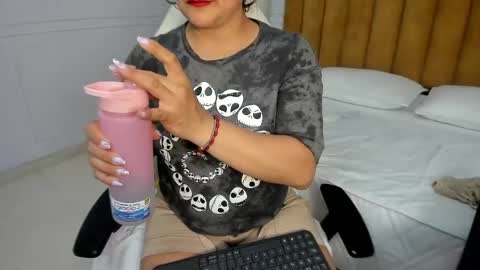 Snapshot of daphne81_ chatting on January 16, 2:30 am Daphne online show from January 16, 2:30 am