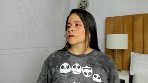 Snapshot of daphne81_ chatting on February 21, 2:06 am Daphne online show from February 21, 2:06 am