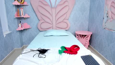 Snapshot of daphne_fox_ chatting on December 14, 11:29 am Daphne  online show from December 14, 11:29 am