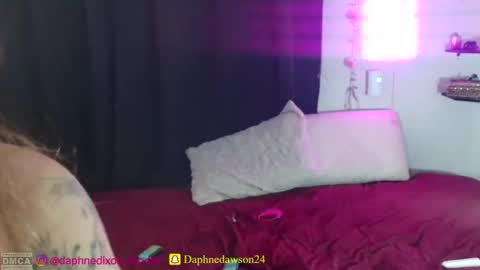 daphnedixon online show from December 14, 5:07 am