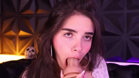 Daphne online show from October 24, 1:18 pm