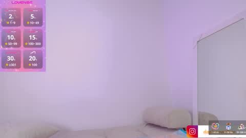 Snapshot of daphnewalker__ chatting on October 24, 11:17 am Daphne online show from October 24, 11:17 am