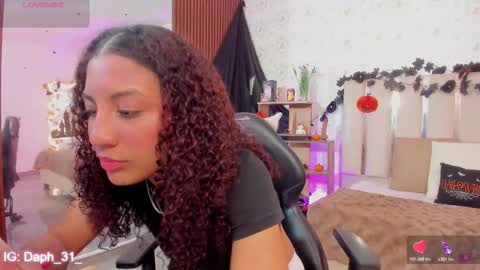 Snapshot of daphnne_tay chatting on October 22, 7:41 pm dhapnne online show from October 22, 7:41 pm
