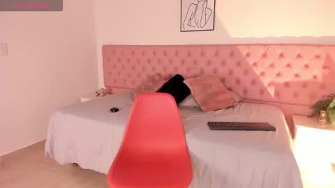 Daphne online show from November 10, 1:06 pm