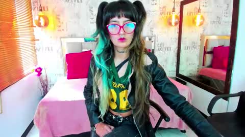 dark_dominika online show from February 17, 1:43 pm
