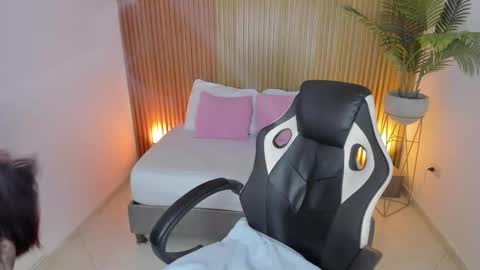 M I K A E L A online show from March 8, 12:07 pm