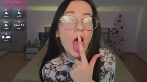 Snapshot of dark_lola_ chatting on December 23, 9:38 am Lola online show from December 23, 9:38 am