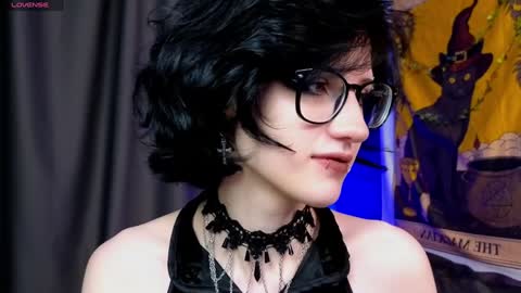 Vamp  online show from December 11, 9:01 pm