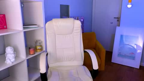 darkmoon____ online show from December 4, 3:46 pm