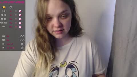 Snapshot of darling_tony18 chatting on September 14, 1:42 pm darling_tony18 online show from September 14, 1:42 pm