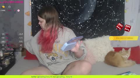 Snapshot of darling_tony18 chatting on December 9, 3:33 pm darling_tony18 online show from December 9, 3:33 pm