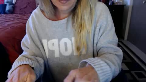 DarlingD online show from October 9, 1:15 pm