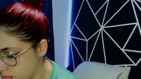 Darlyhooper online show from September 20, 2:43 am