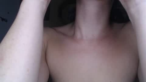 Snapshot of dasne19 chatting on October 23, 2:39 am Dafne online show from October 23, 2:39 am