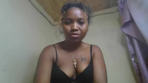 davila93 online show from September 17, 9:13 pm