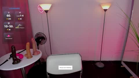 I am Dayanna  tecca online show from January 15, 9:20 pm