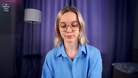 Charlie 18yo online show from September 15, 6:21 am