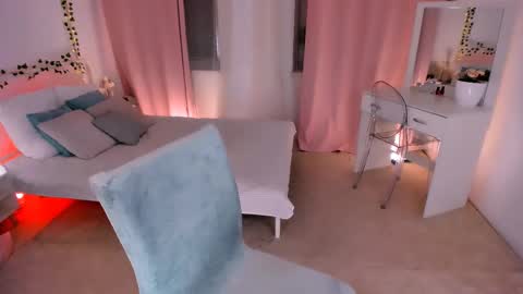 Ask me  online show from February 25, 12:05 pm