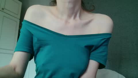 KamiDevi online show from October 9, 3:27 pm