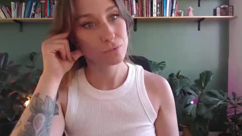 demmetria online show from December 19, 6:44 pm