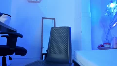 Snapshot of denisse_logan chatting on October 21, 3:10 am denisse_logan online show from October 21, 3:10 am