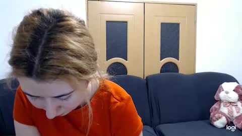 Snapshot of dianasmiey7 chatting on January 28, 9:30 am dianasmiey7 online show from January 28, 9:30 am