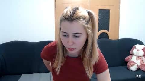 Snapshot of dianasmiey7 chatting on March 4, 7:01 pm dianasmiey7 online show from March 4, 7:01 pm