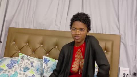 didoelizabeth online show from October 18, 1:14 pm